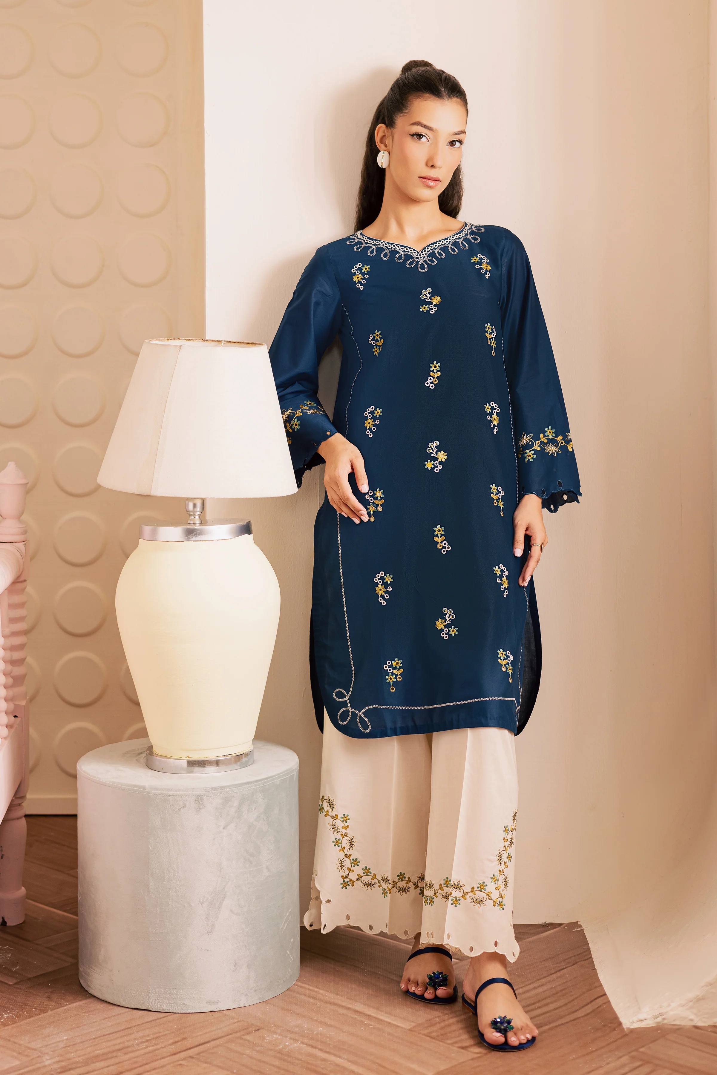 Reef 2Pc - Embroidered Lawn Pret - Image 5
