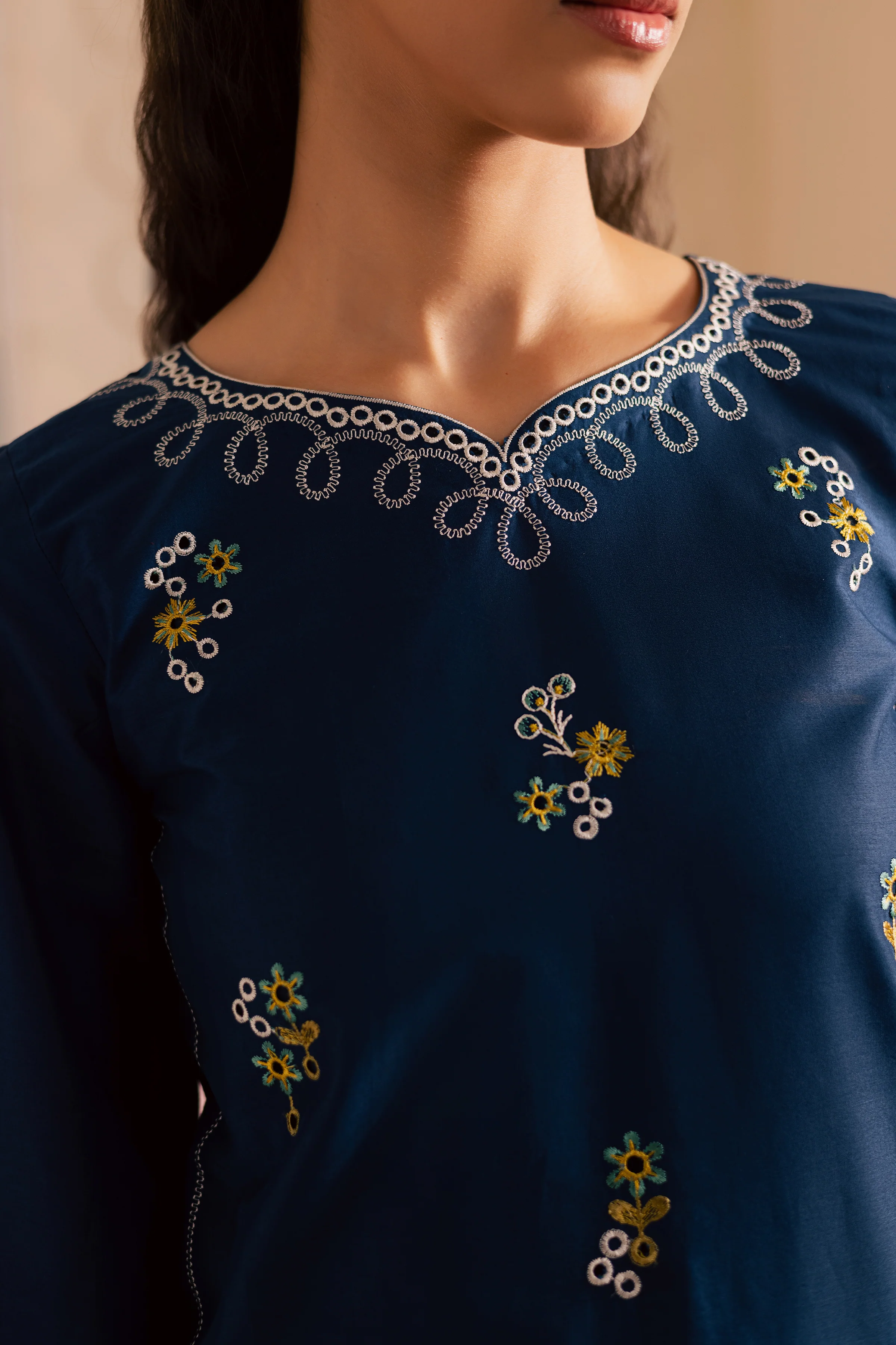 Reef 2Pc - Embroidered Lawn Pret - Image 7
