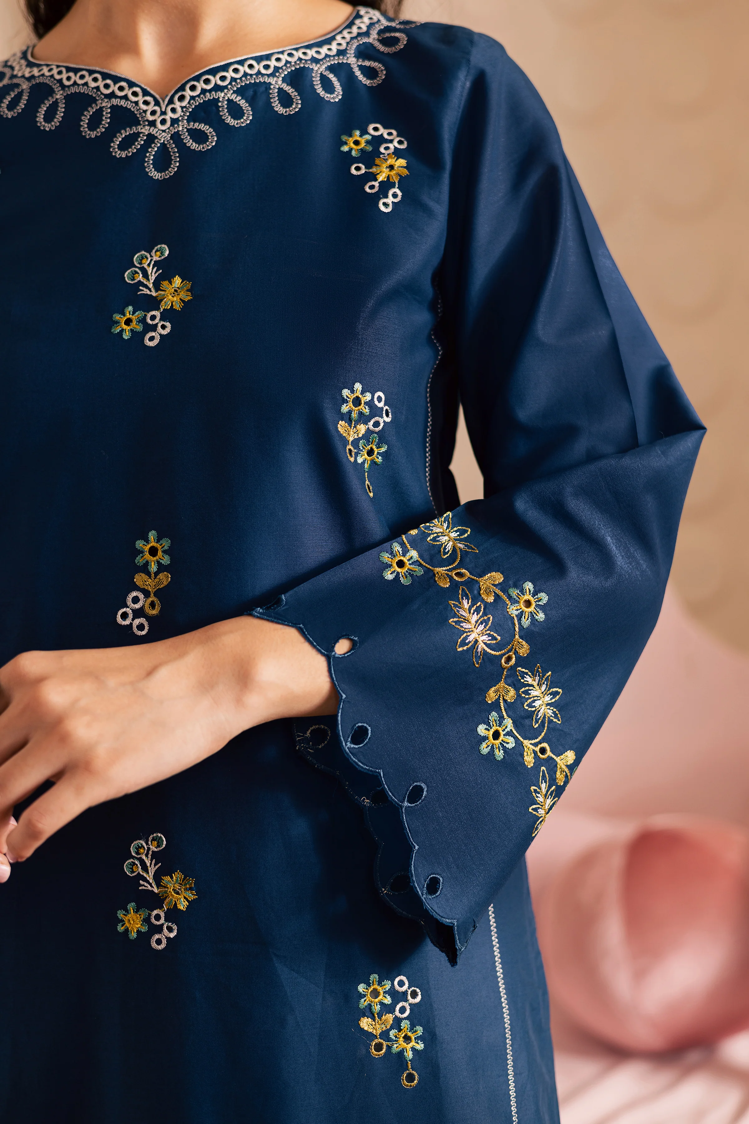Reef 2Pc - Embroidered Lawn Pret - Image 8