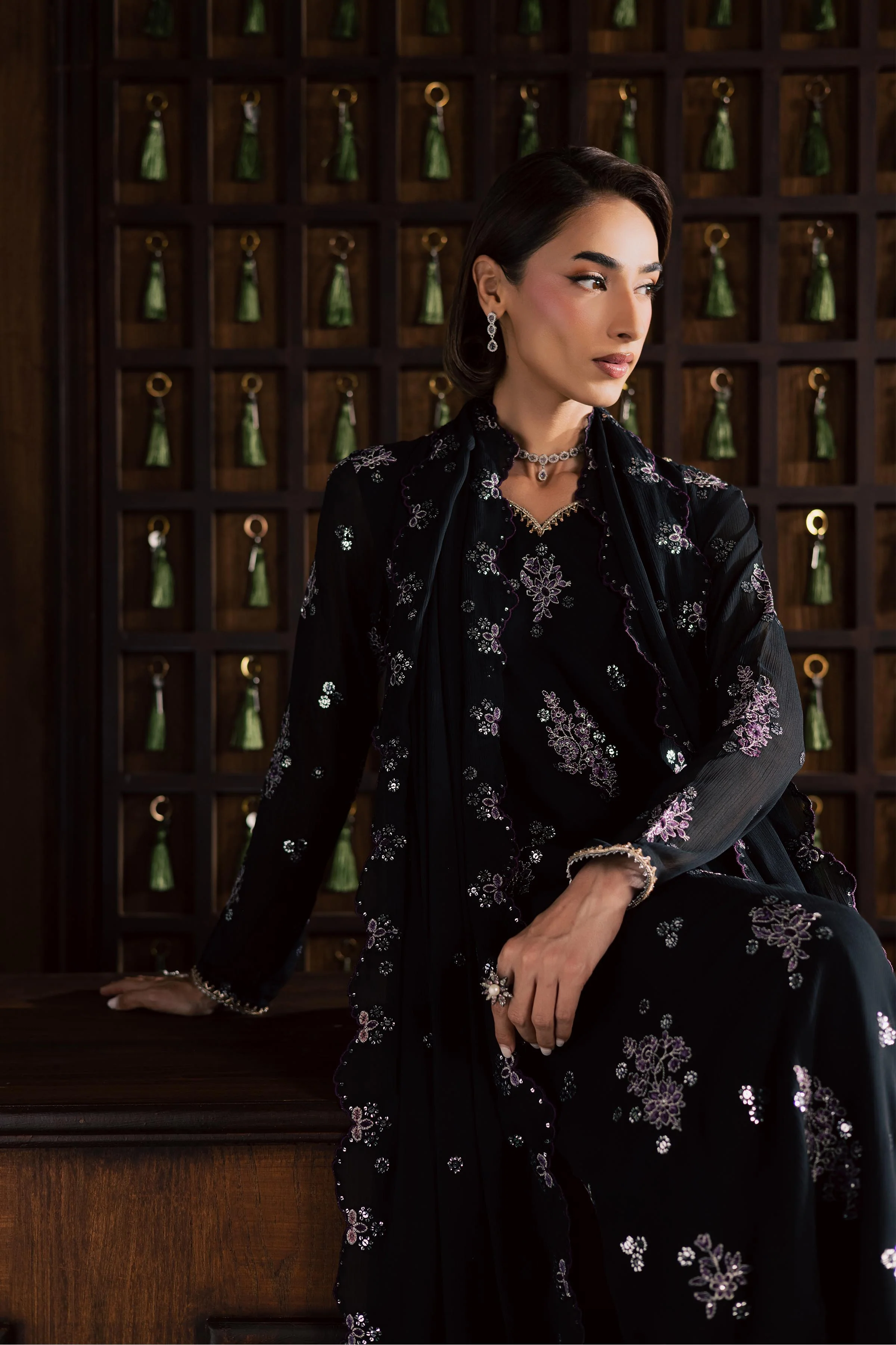 Reef 3Pc -  Festive Luxury Formal - Image 2