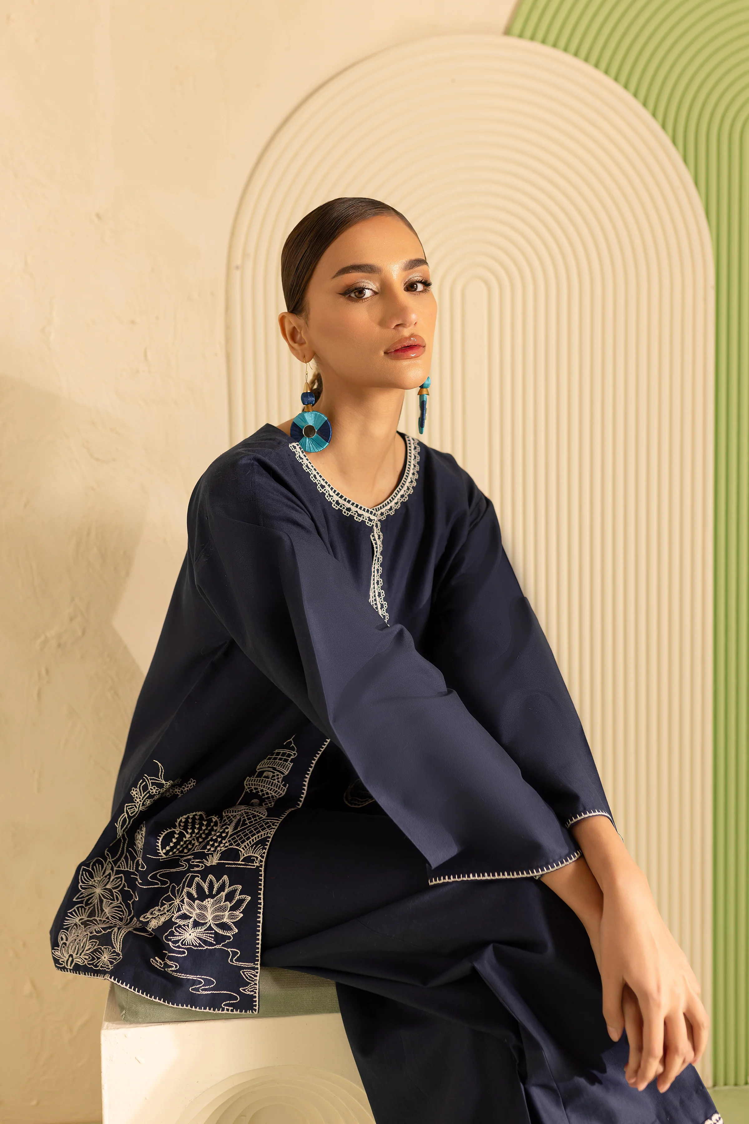 Remas 3Pc - Embroidered Khaddar Dressa - Image 6