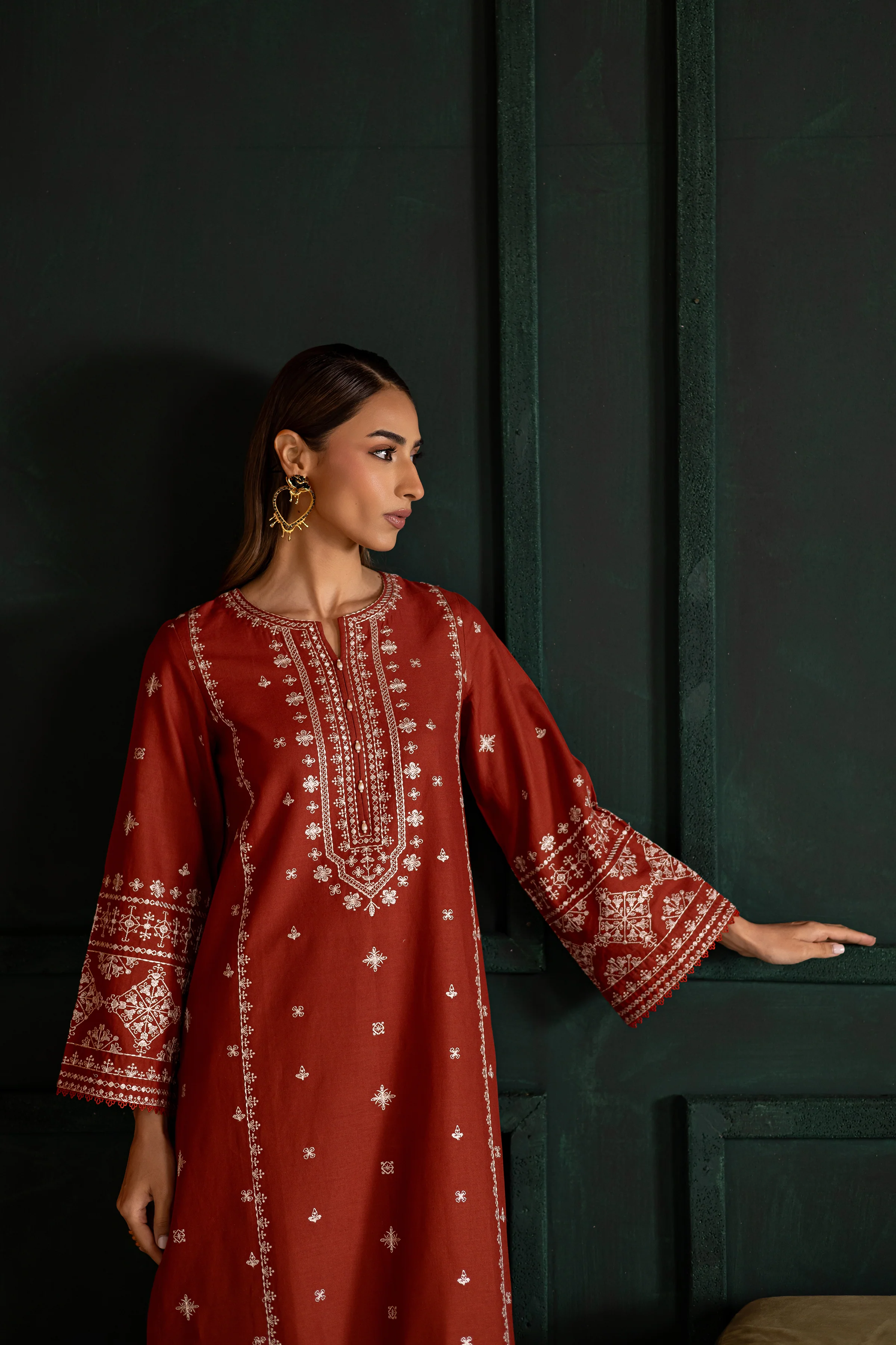 Rusty Dusty 2Pc - Embroidered Khaddar Dress - Image 5