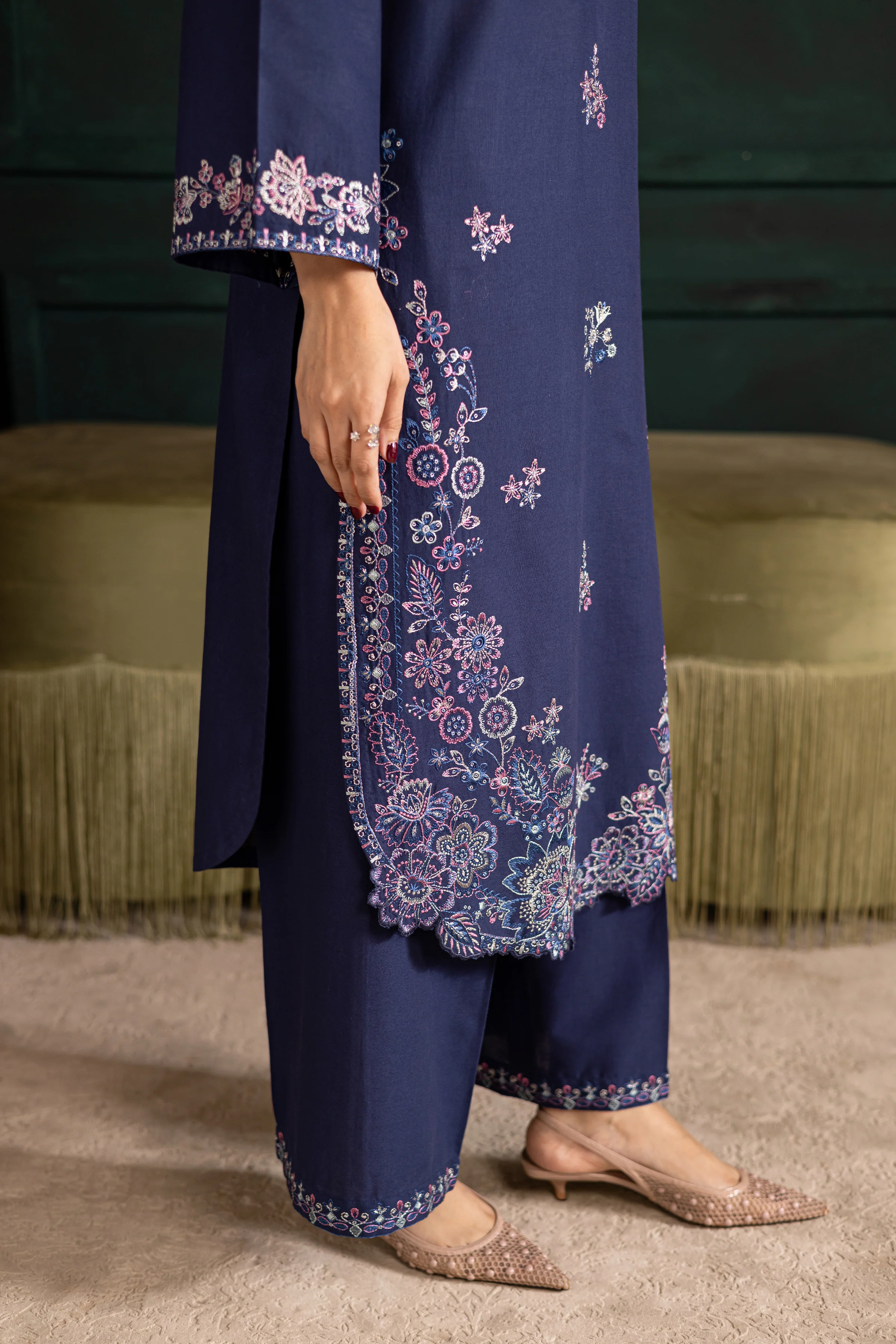 Dusky 3Pc - Embroidered Khaddar Dress - Image 8