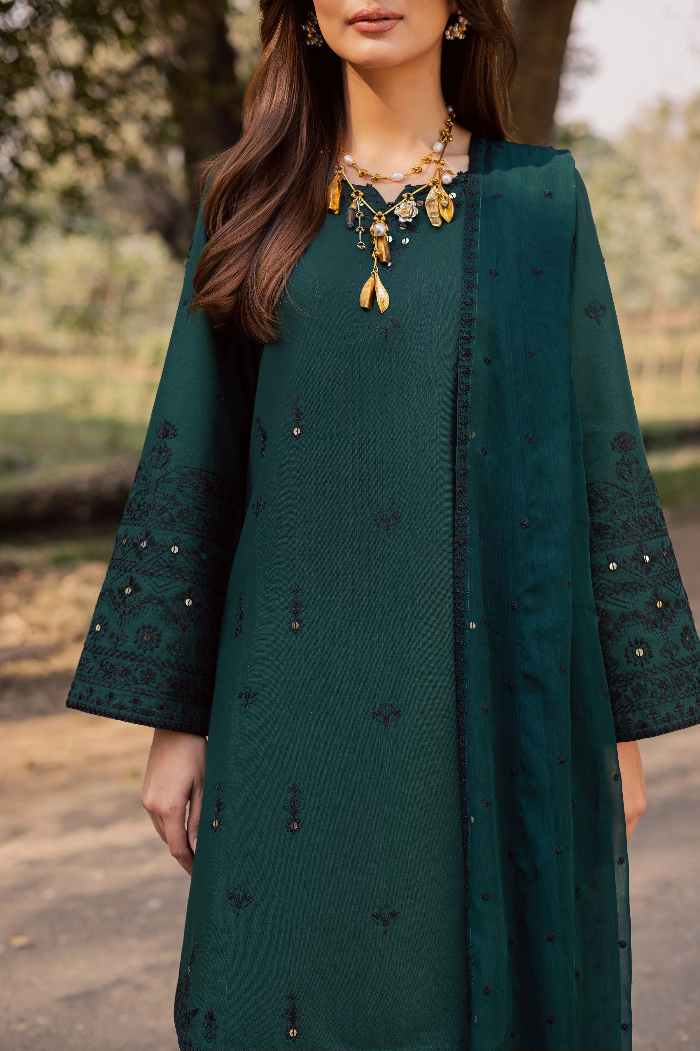 Sabz Meeraki 3Pc - Embroidered Khaddar Dress - Image 10