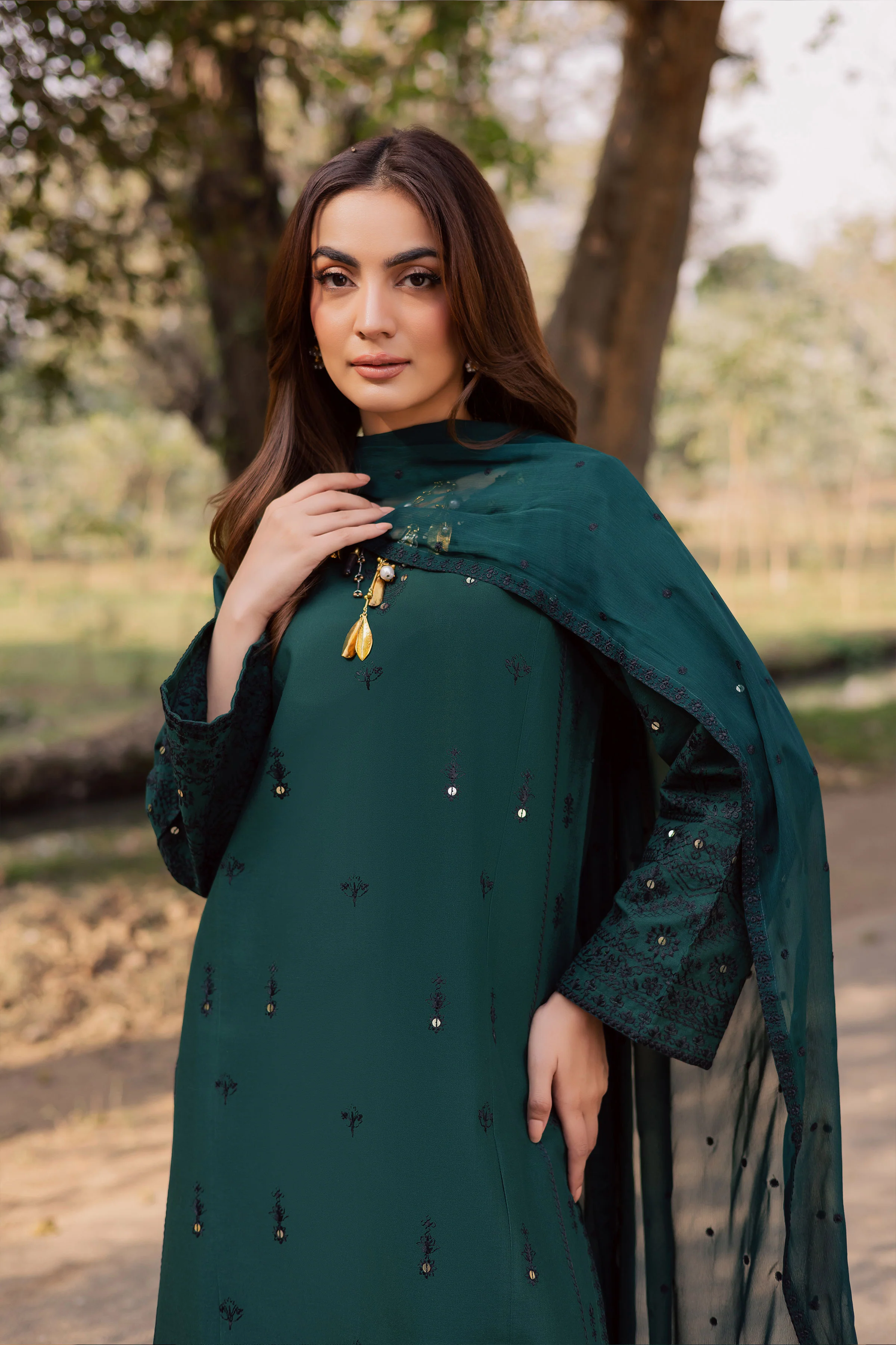 Sabz Meeraki 3Pc - Embroidered Khaddar Dress - Image 4