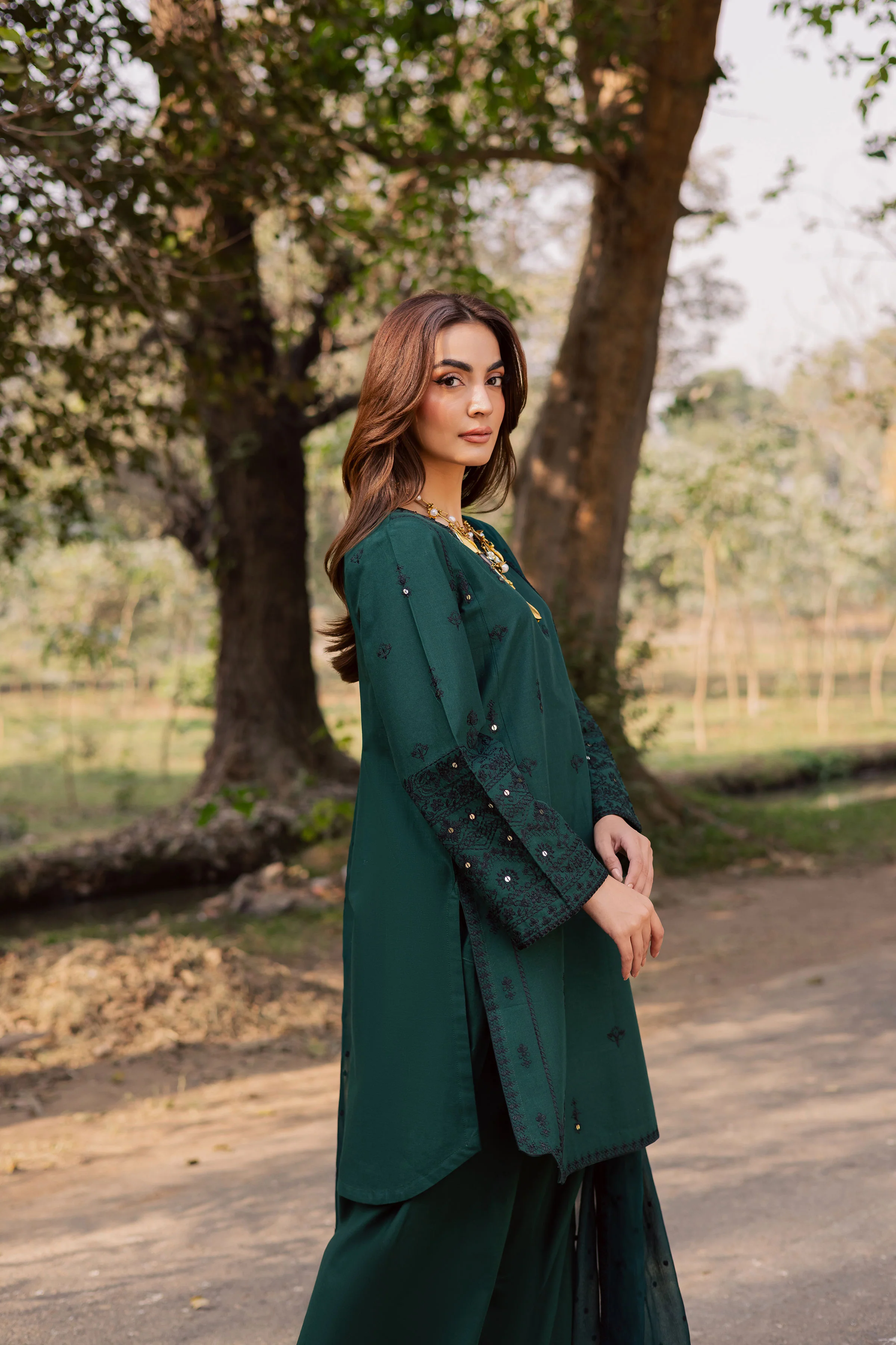 Sabz Meeraki 3Pc - Embroidered Khaddar Dress - Image 7