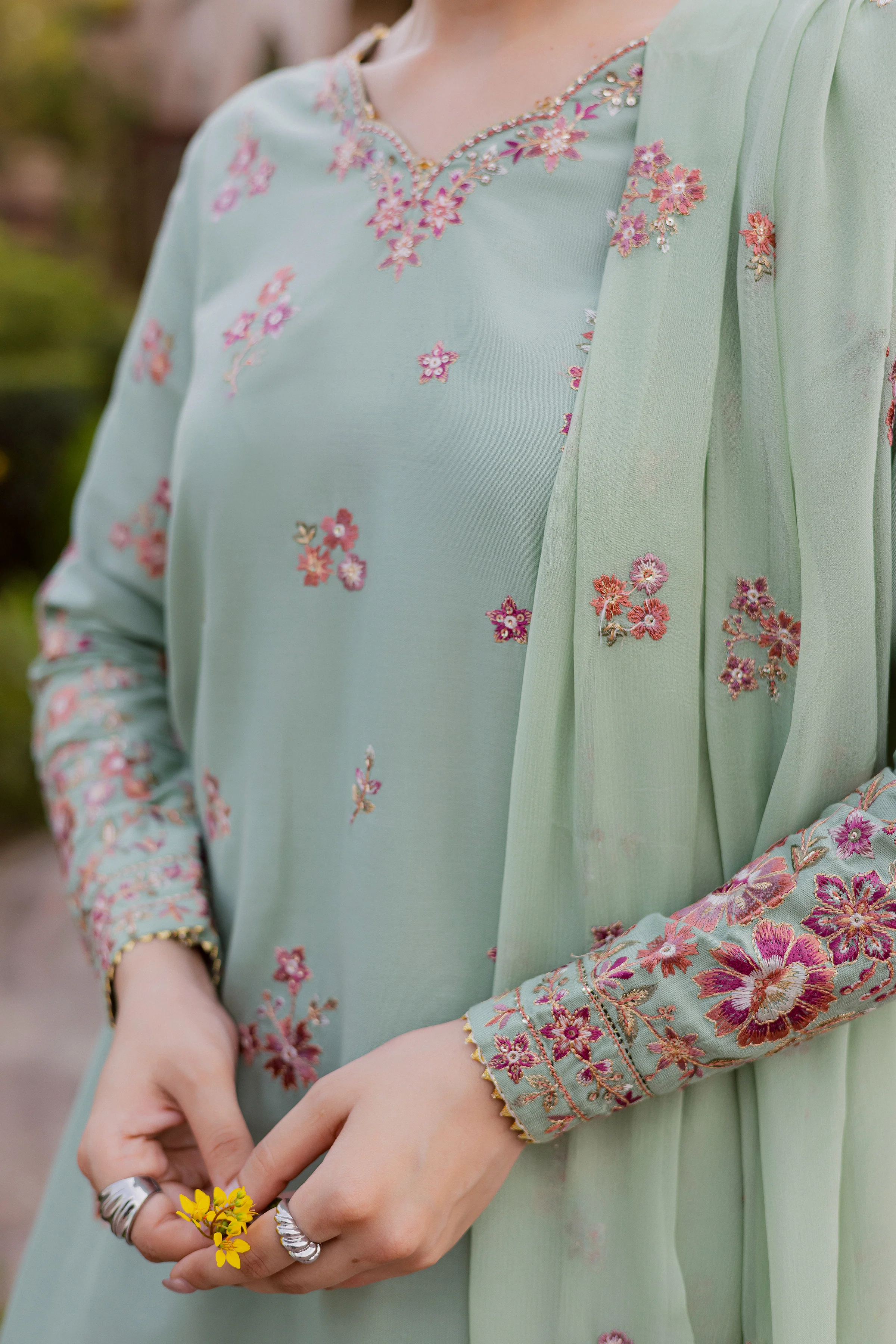 Sea Zunaisha 3Pc - Embroidered Khaddar Dress - Image 7