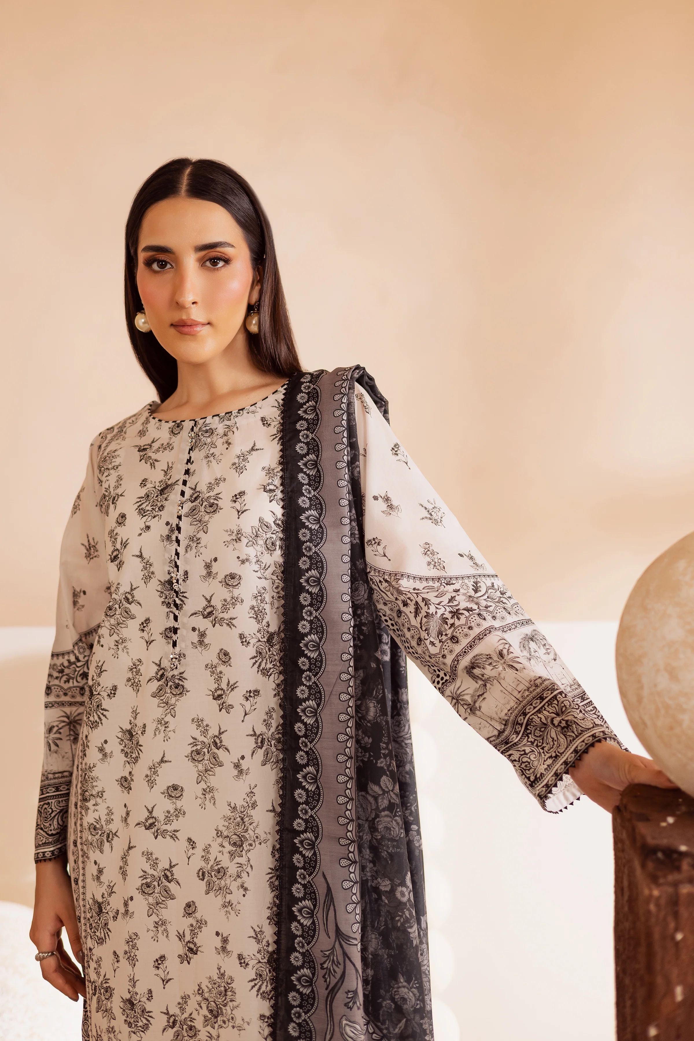 Siyah 3Pc - Printed Lawn Dress - Image 2