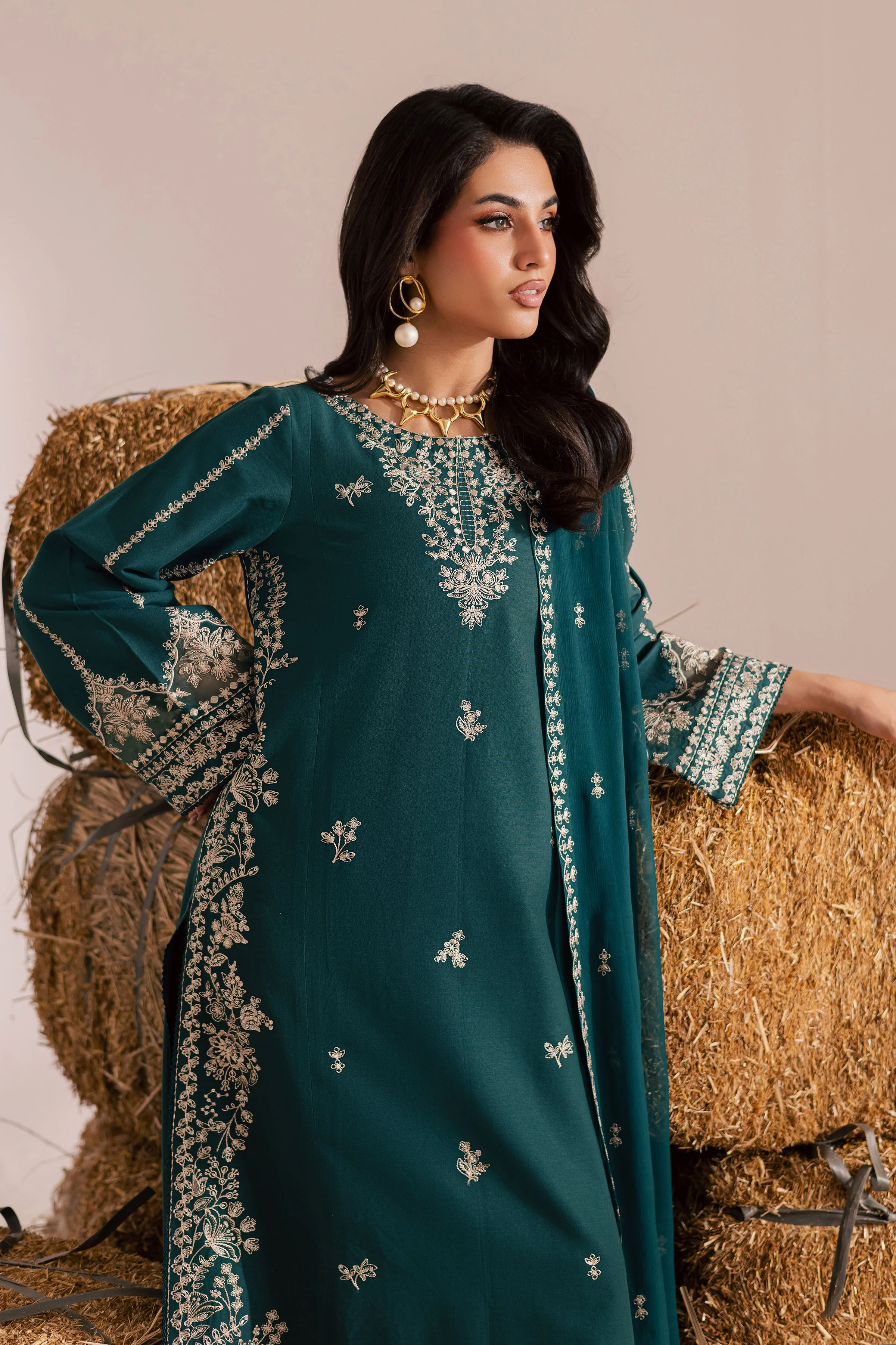 Teal Rua 3Pc - Embroidered Khaddar Dress - Image 5
