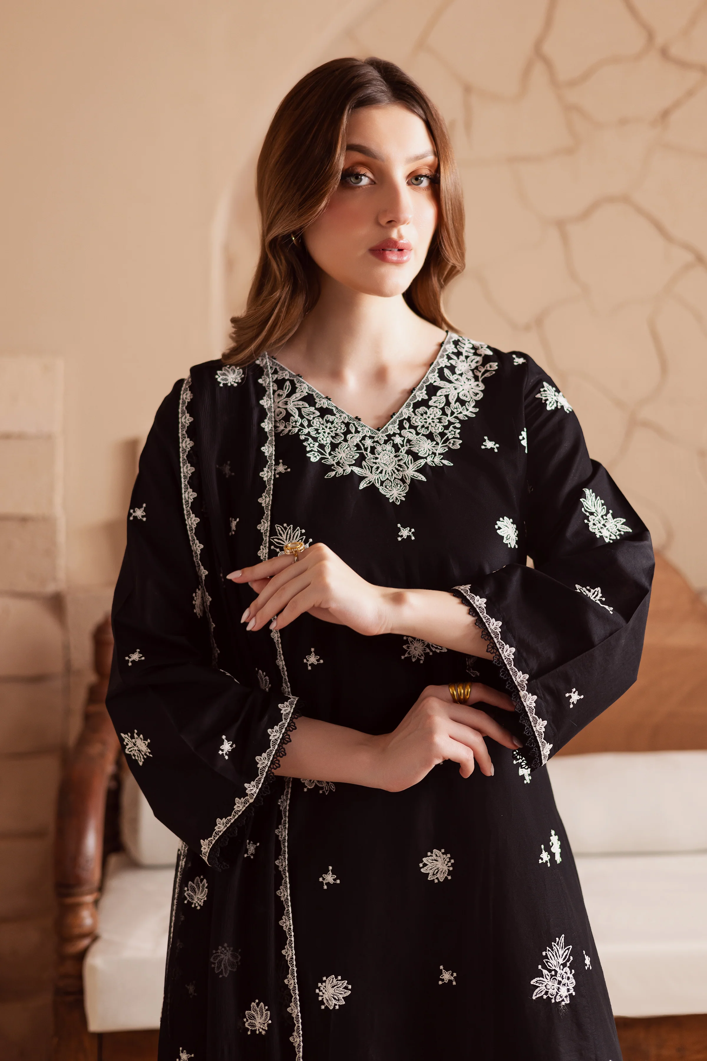 Void 3Pc - Embroidered Lawn Dress - Image 3