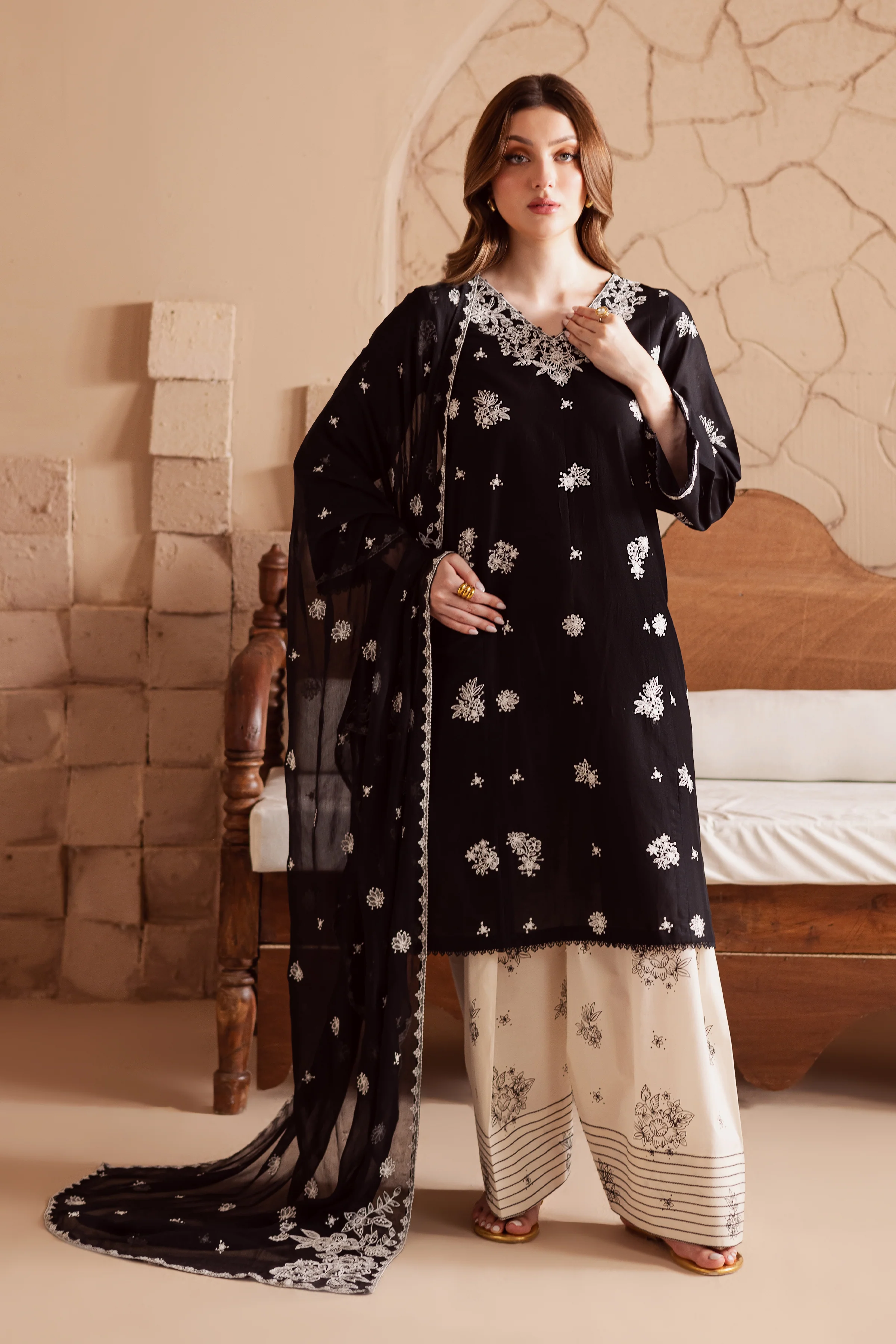 Void 3Pc - Embroidered Lawn Dress - Image 4