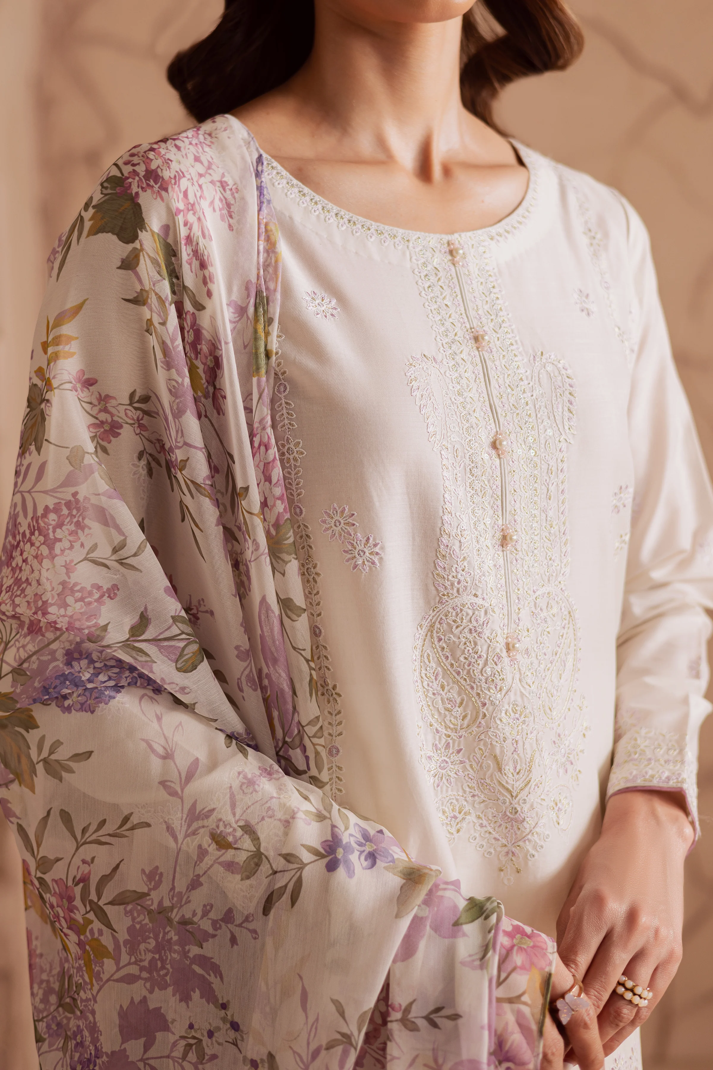 White Beast 3Pc - Embroidered Lawn Dress - Image 8