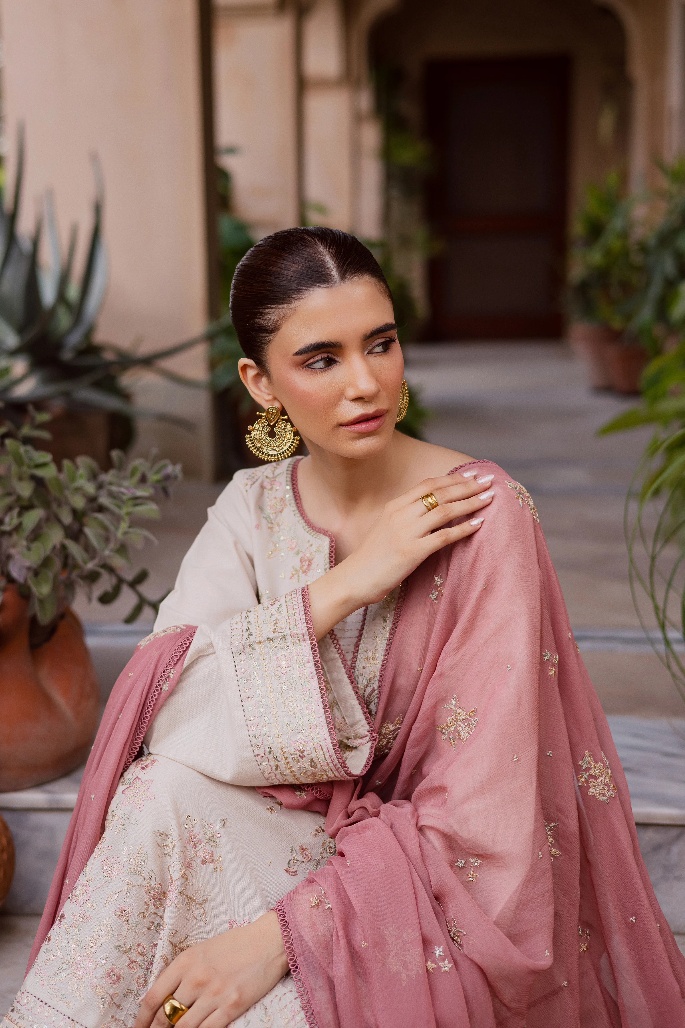 White Castor 3Pc - Embroidered Khaddar Dress - Image 4