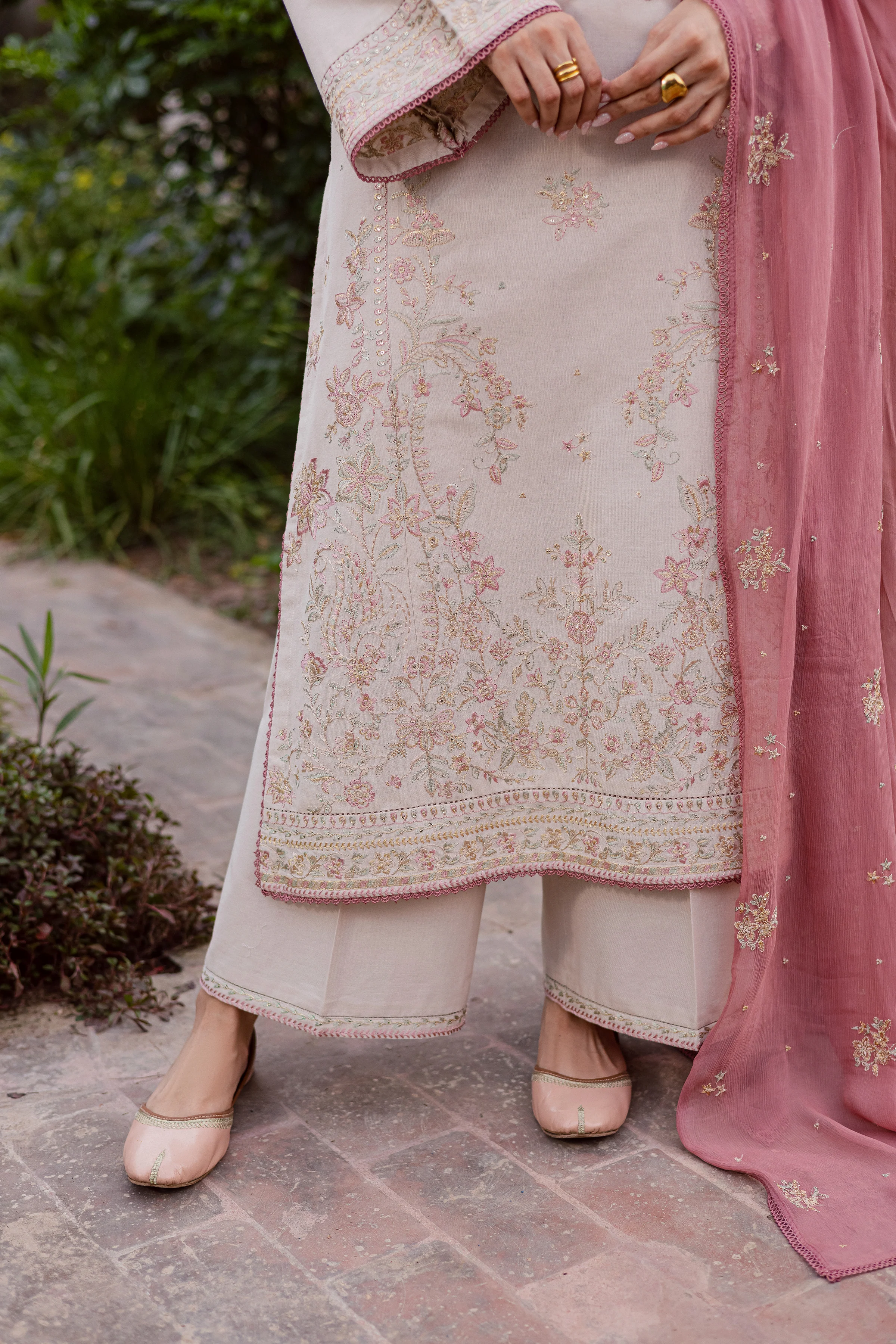White Castor 3Pc - Embroidered Khaddar Dress - Image 7