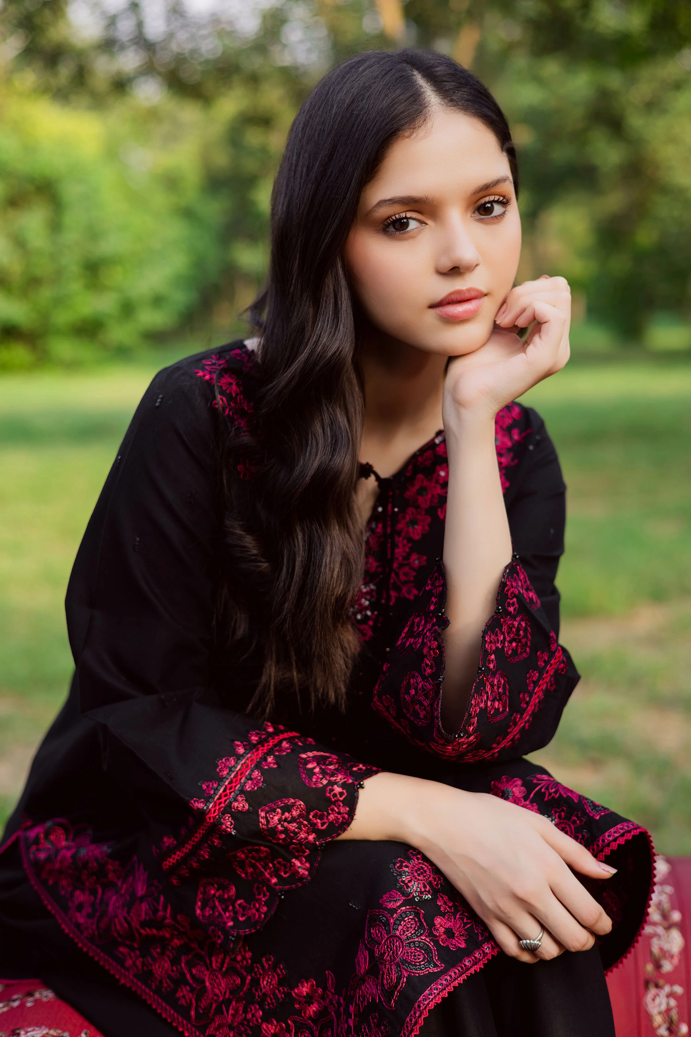 Zarish 2pc - Embroidered Khaddar Dress - Image 3