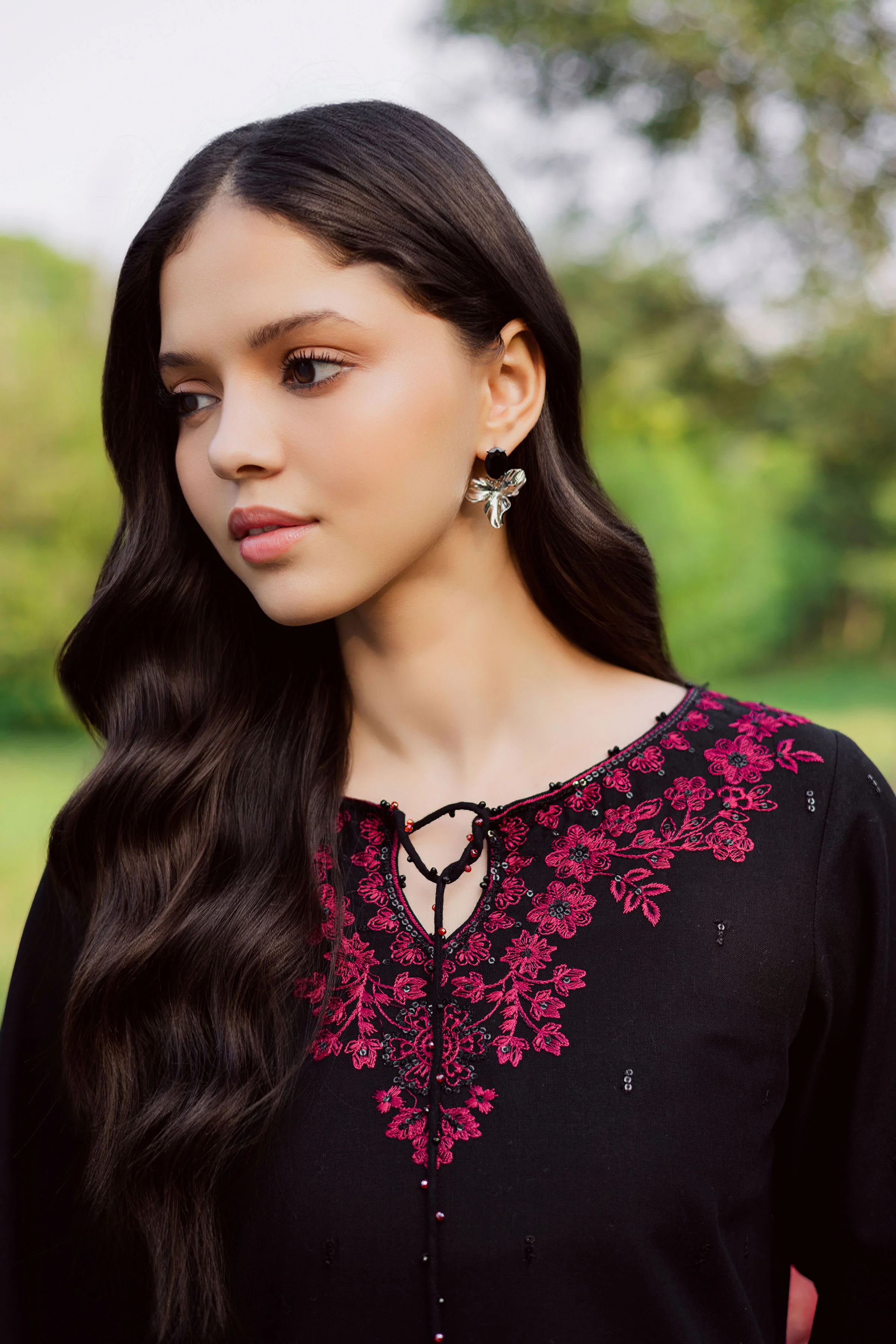 Zarish 2pc - Embroidered Khaddar Dress - Image 5